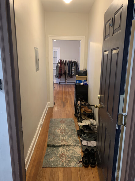 Entrance - 6 Altamont Ct