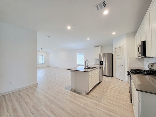 Building Photo - 7015 Halifax Harvest Ln