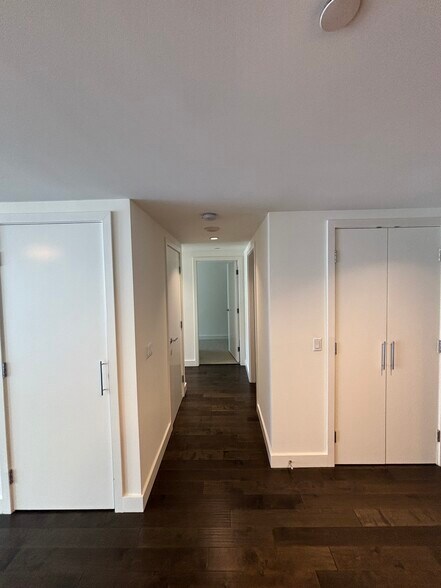 Hallway to bedrooms - 435 China Basin St