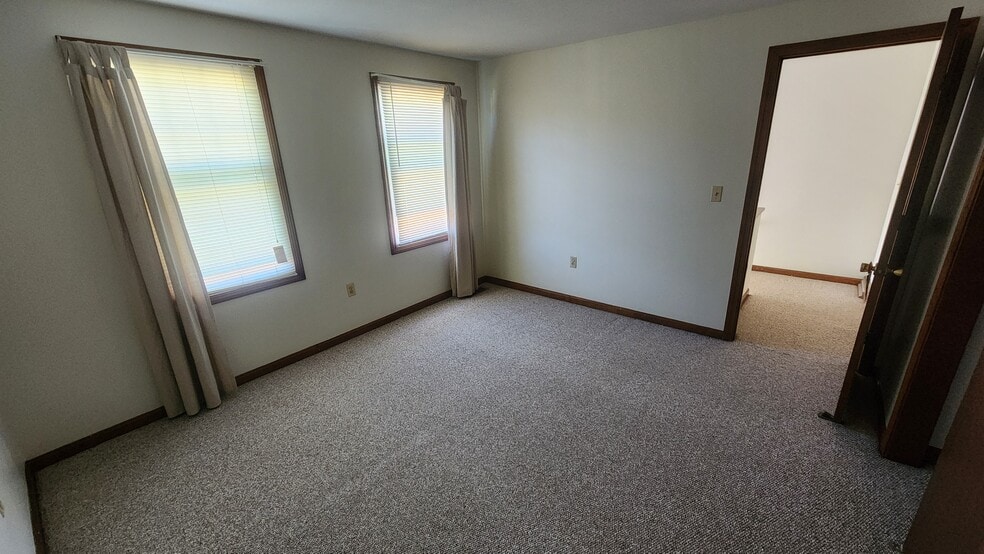 Building Photo - 161 Riviera Dr