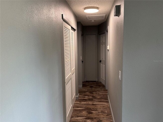 Building Photo - 3Br/1Ba Pet Friendly With Large Fenced Back Yard