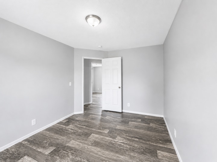 Building Photo - 4562 Iris Ln