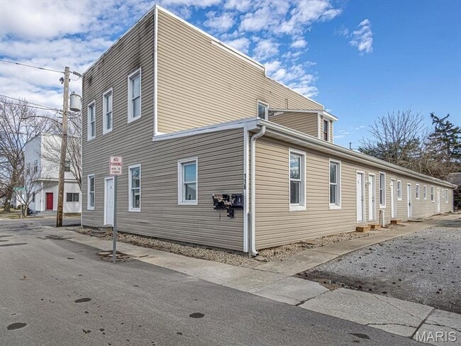 Primary Photo - 116 N Long St