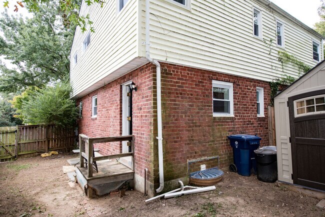 Building Photo - 3911 Vermont Ave