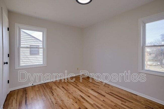 Building Photo - 3934 Monroe St