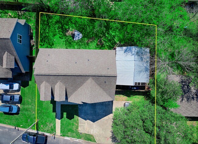 Building Photo - 1122 Detroit St