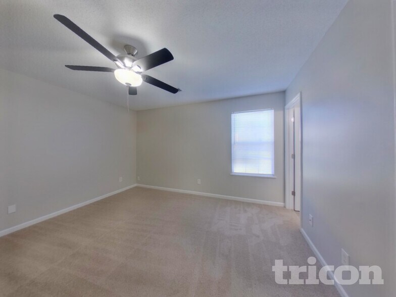 Building Photo - 208 Denby Cir