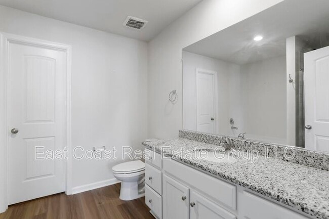 Building Photo - 116 Paddington St