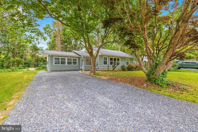 Building Photo - 1570 Overlook Dr