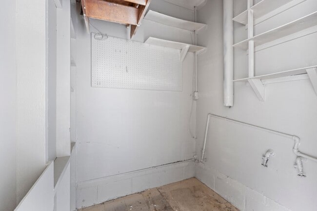 Building Photo - Charming 3-Bedroom Home Near the Rose Dist...