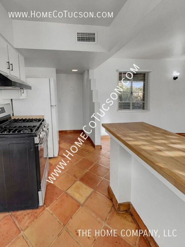 Building Photo - 1509 E Blacklidge Dr