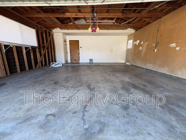 Building Photo - 2943 W Ashland Ave