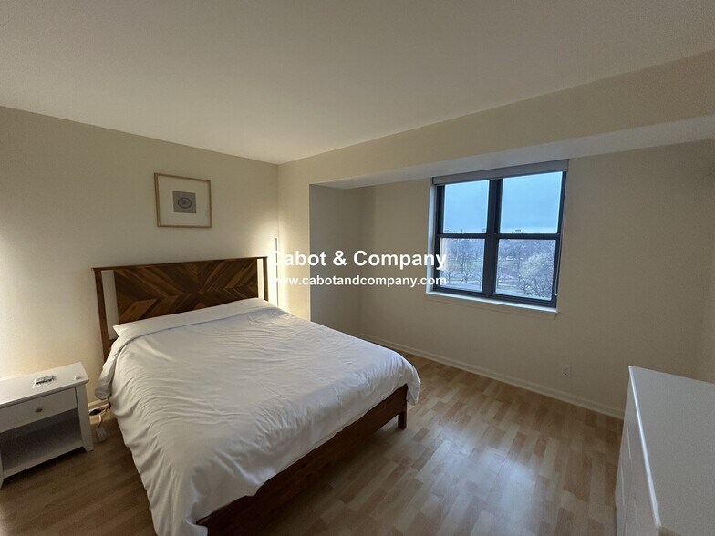 Building Photo - 170 Tremont St