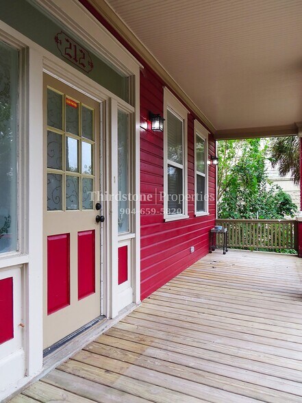 Primary Photo - 212 E 6th St