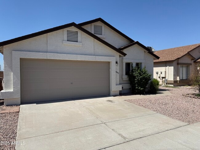 Primary Photo - 10807 W Ruth Ave