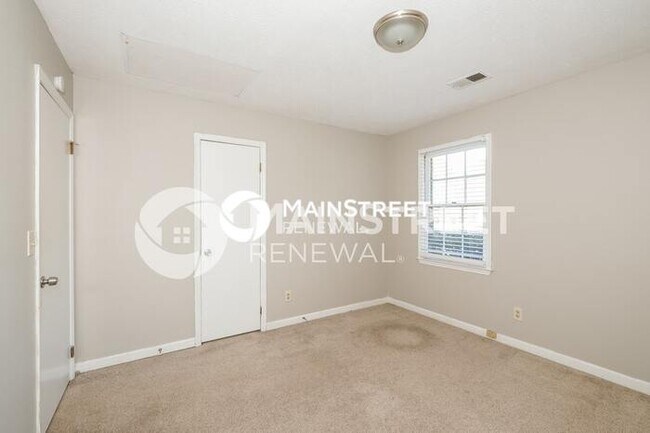 Building Photo - 3 Bedroom Pet-Friendly Home in Covington, ...