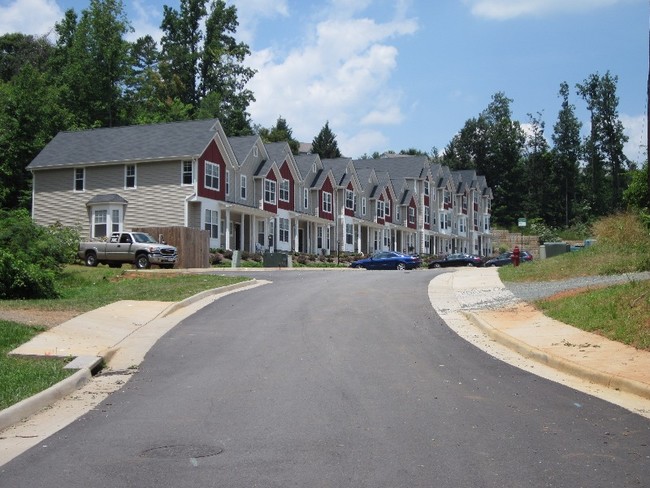 Building Photo - 2436 N Berkshire Rd
