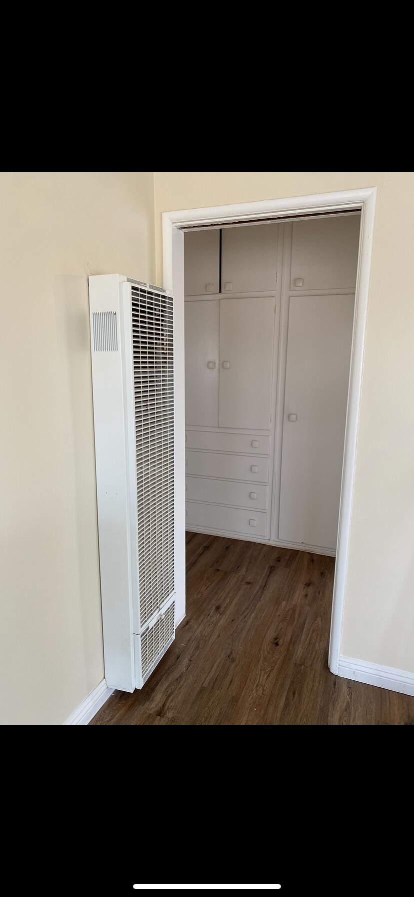 Building Photo - 4380 W 136th St