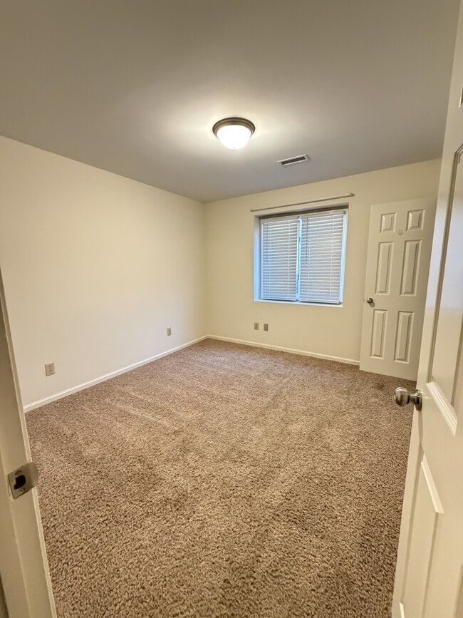 Building Photo - 3263 Carlyle Dr NW