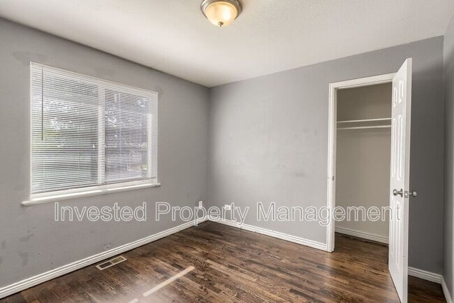 Building Photo - 8316 E 16th Ave