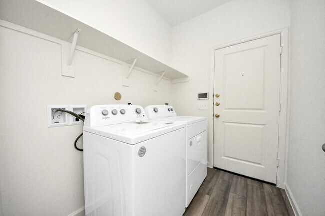 Building Photo - 1809 Capri Rdg Dr