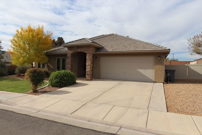 Primary Photo - 4 Bedroom 2 Car Garage W/Solar (Save $$$)