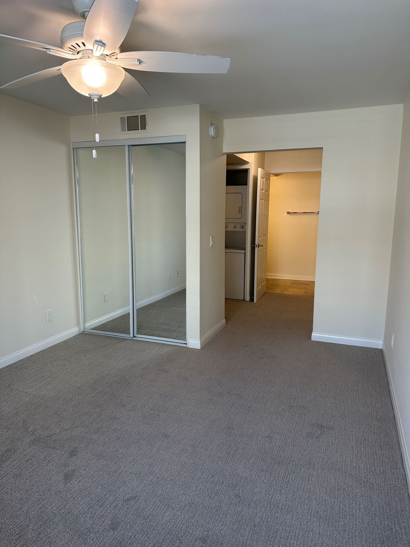 Second Bedroom - 5540 Owensmouth Ave