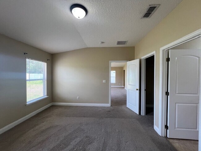 Building Photo - Oakleaf Home For Rent