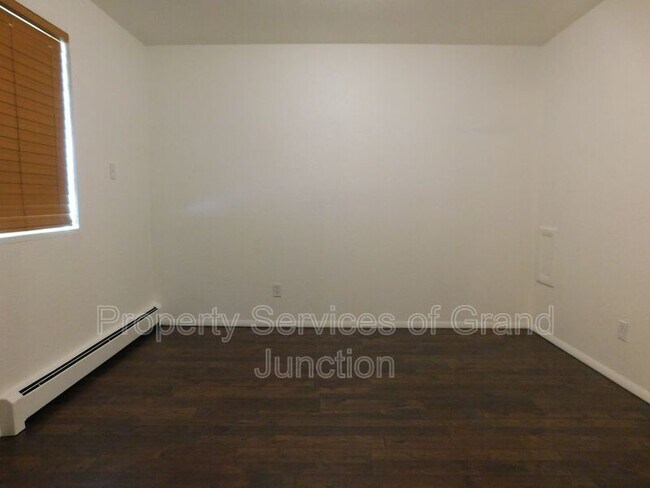 Building Photo - 3292 Lombardy Ln