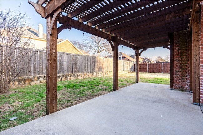 Building Photo - 2505 Vista Oaks Dr