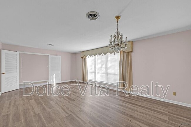 Building Photo - 1110 Walnut Ave