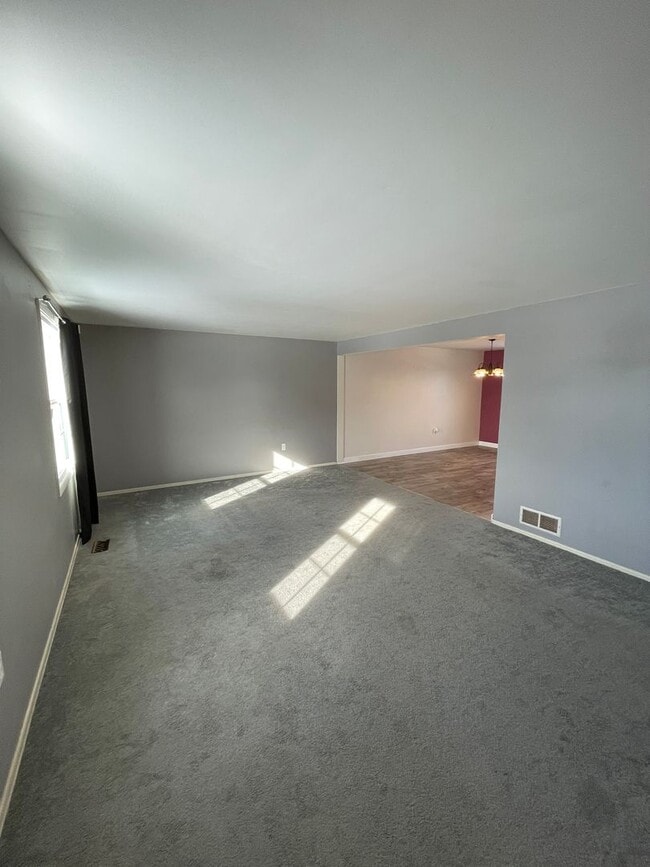 Building Photo - 120 Scottsdale Dr