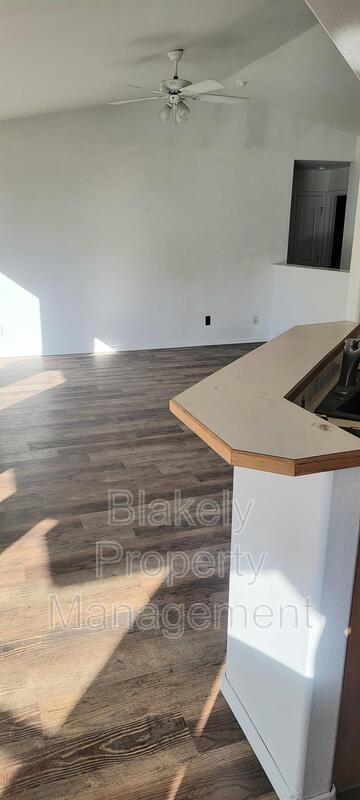 Building Photo - 2263 E Clarene St