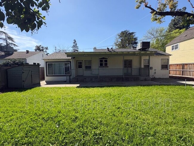 Building Photo - 1610 W College Ave