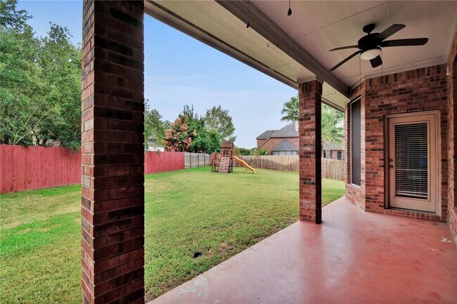 Building Photo - 2814 Cool River Loop