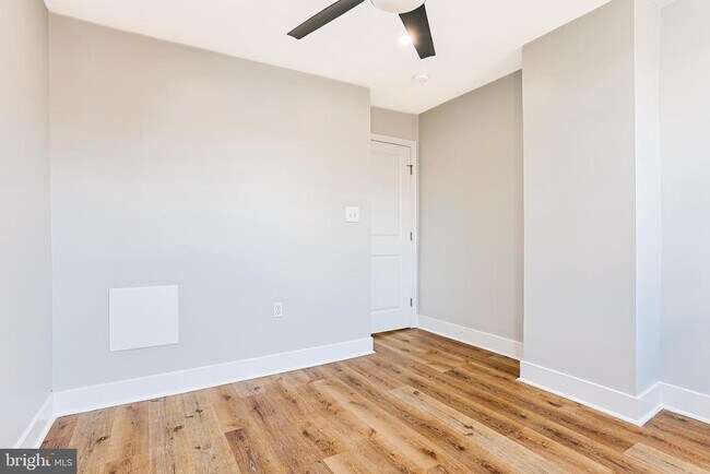 Building Photo - 1422 S Vogdes St