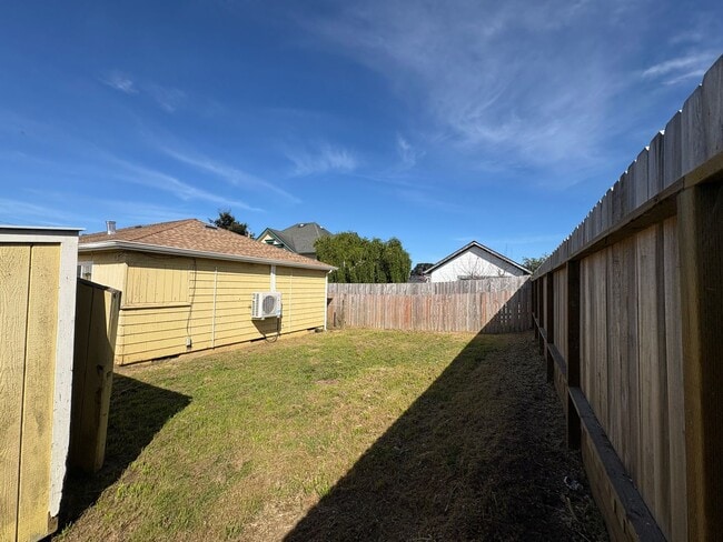 Building Photo - 3 Bed 1 Bath