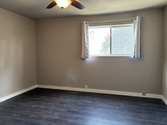 Building Photo - 7510 Shady Villa Lane #22