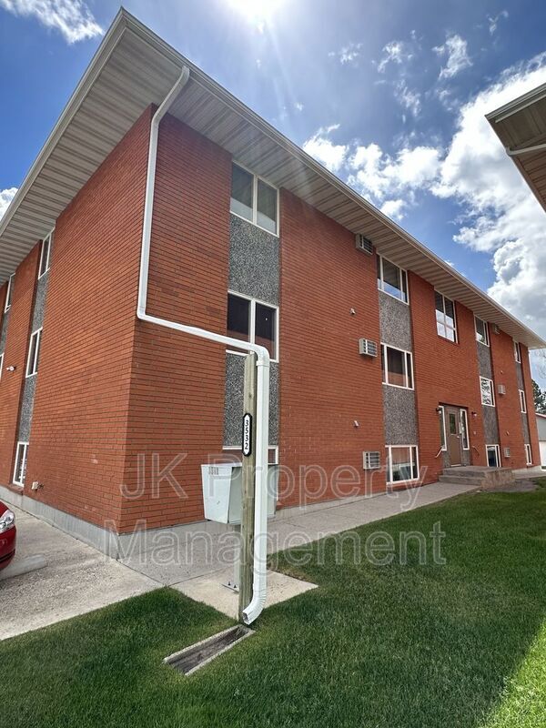 Building Photo - 3532 11th Ave S