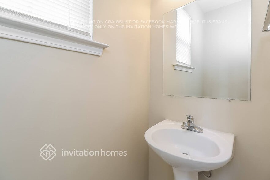 Building Photo - 9738 Turning Wheel Dr