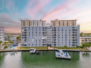Building Photo - 430 Golden Isles Dr
