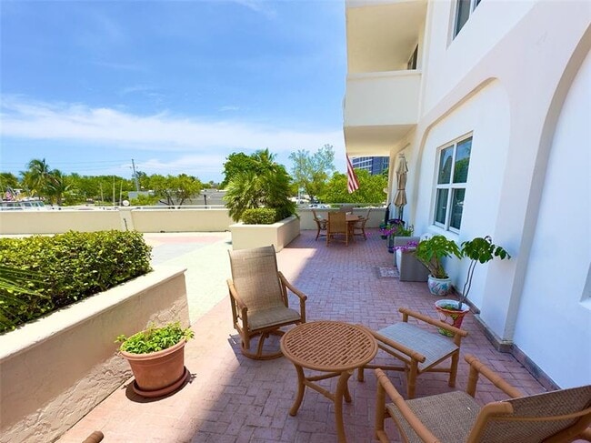 Building Photo - 1 Las Olas Cir