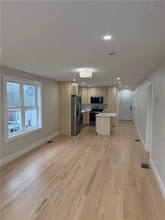 Building Photo - 44 Puritan St