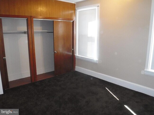 Building Photo - 540 George St