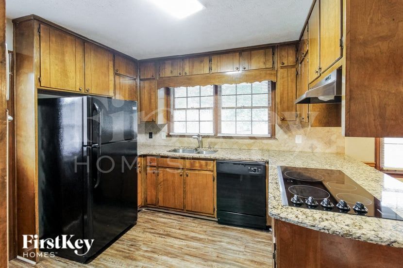 Building Photo - 1739 Killian Hill Rd SW
