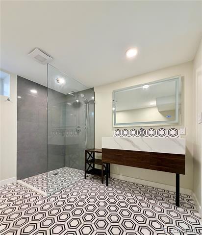 Building Photo - 557 S University Blvd