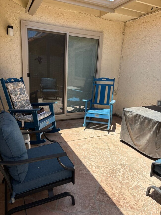 Building Photo - Beautifully updated 2 bedroom with large den/office area. In Leisure World a 45+ Active Adult Res...