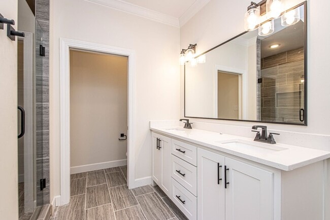 Building Photo - Newer Construction Home, WLR