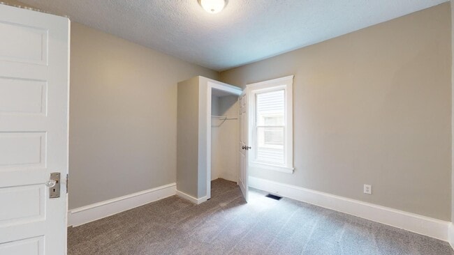 Building Photo - 2053 W.99th