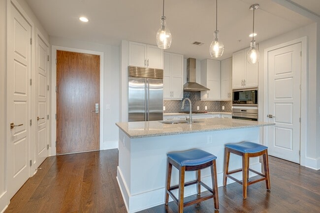 Building Photo - 20 Rutledge St